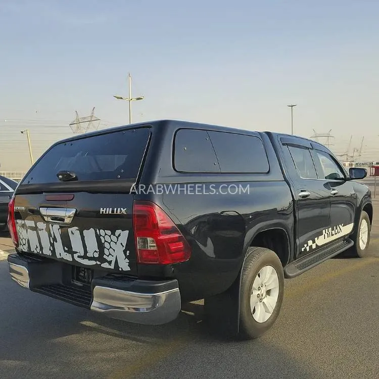 Toyota Hilux 2018 for Sale in Dubai Image-10