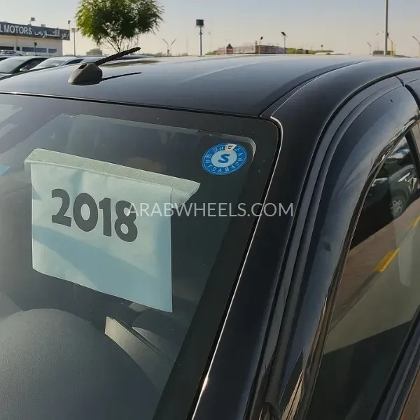 Toyota Hilux 2018 for Sale in Dubai Image-29