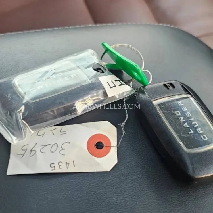 Toyota Land Cruiser 2017 for Sale in Dubai Image-24