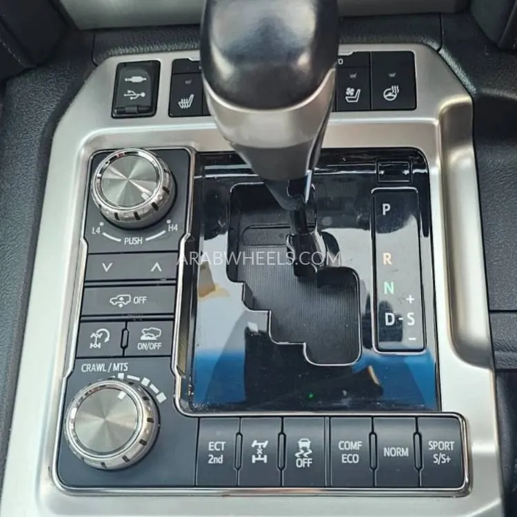 Toyota Land Cruiser 2017 for Sale in Dubai Image-25