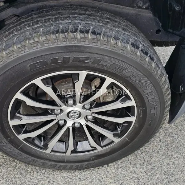 Toyota Land Cruiser Prado 2019 for Sale in Dubai Image-9