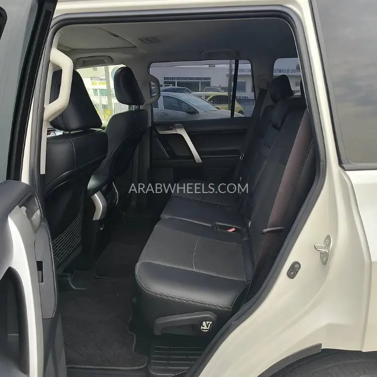 Toyota Land Cruiser Prado 2019 for Sale in Dubai Image-20