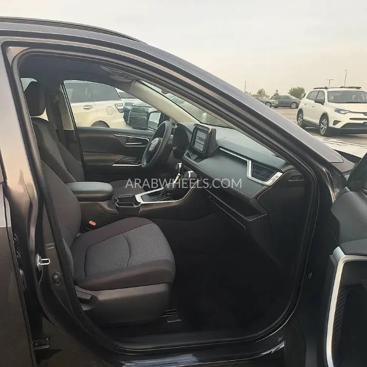 Toyota Rav4 2021 for Sale in Dubai Image-4