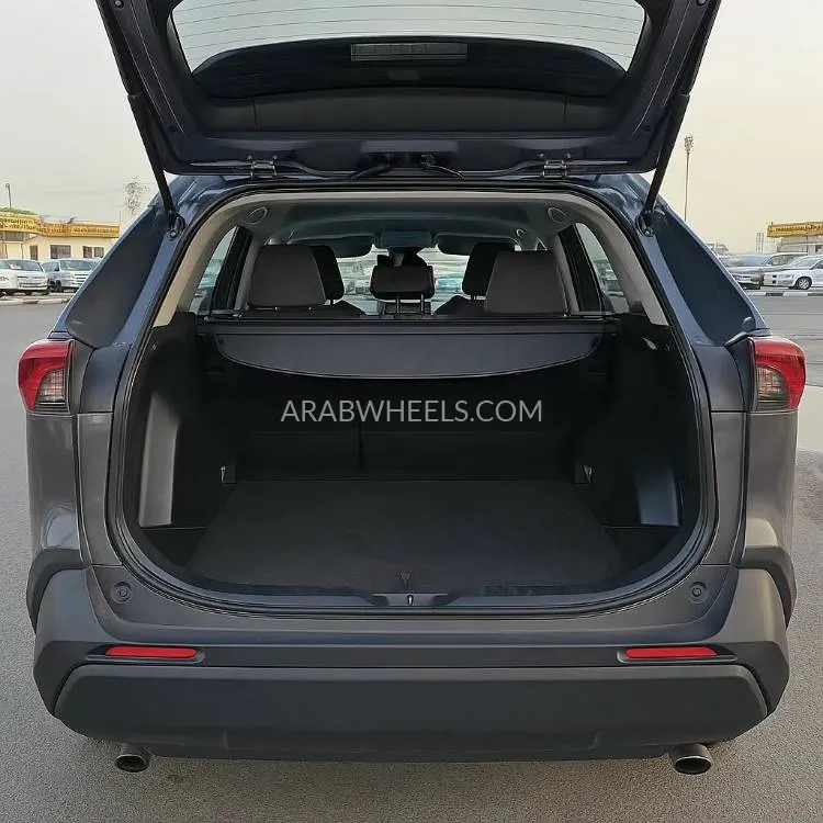 Toyota Rav4 2021 for Sale in Dubai Image-9