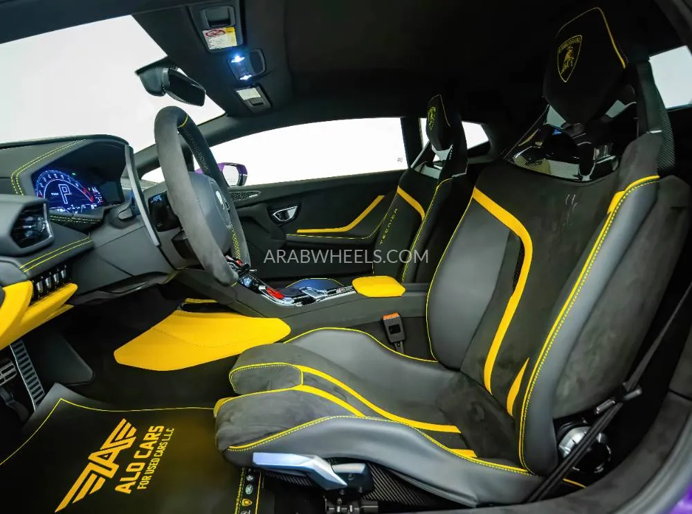 لامبورغيني هوراكان 2023 for Sale in دبي Image-5
