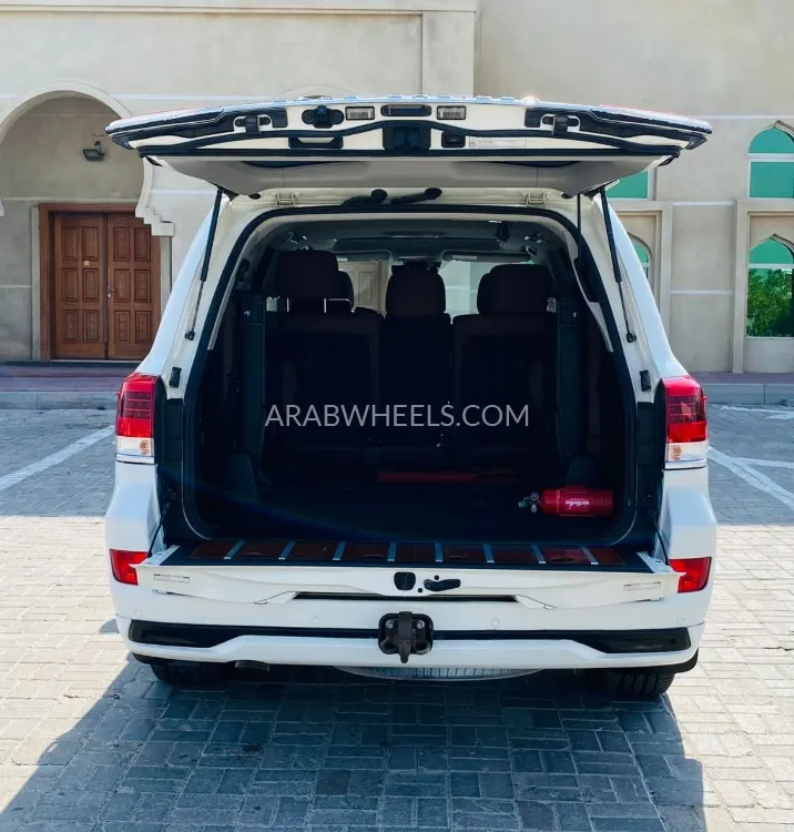 Toyota Land Cruiser 2018 for Sale in Ajman Image-7