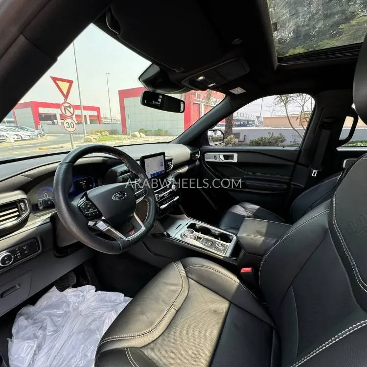 Ford Explorer 2022 for Sale in Dubai Image-6