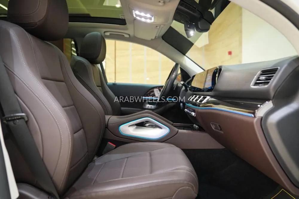 مرسيدس بنز GLS 2022 for Sale in دبي Image-10