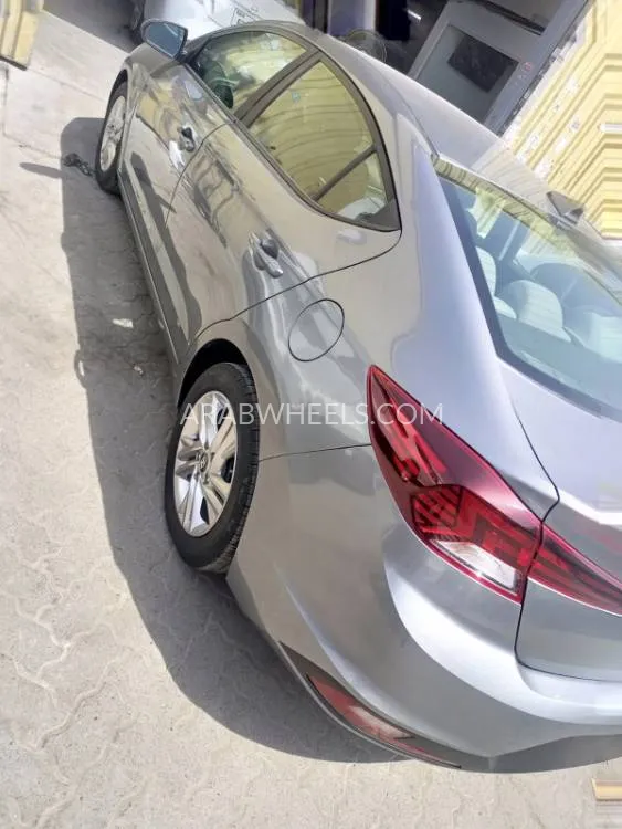 Hyundai Elantra 2019 for Sale in Dubai Image-4