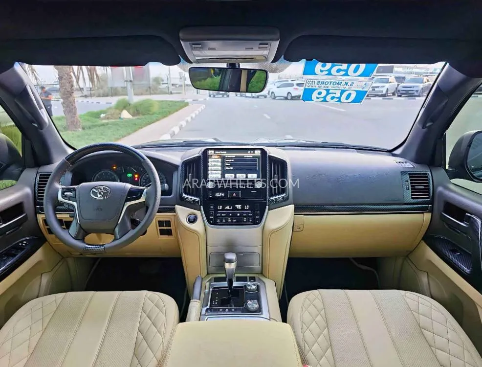 تويوتا لاند كروزر 2017 for Sale in دبي Image-9