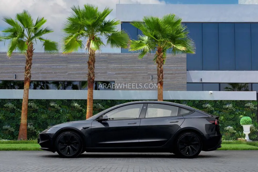 Tesla Model 3 2024 for Sale in Dubai Image-3