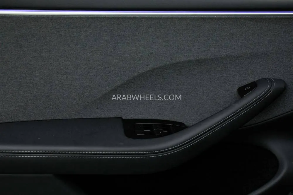 Tesla Model 3 2024 for Sale in Dubai Image-12