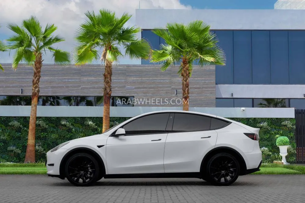 Tesla Model Y 2022 for Sale in Dubai Image-4
