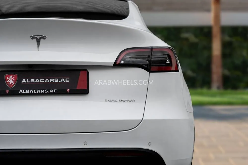 Tesla Model Y 2022 for Sale in Dubai Image-7