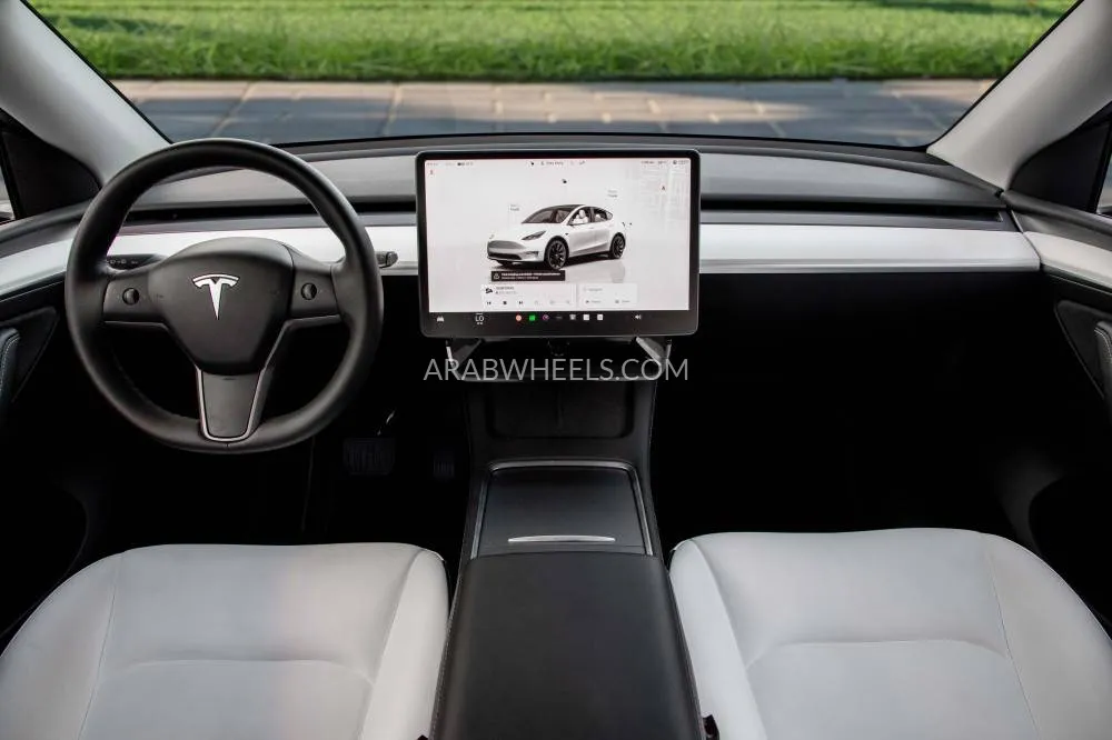 Tesla Model Y 2022 for Sale in Dubai Image-9