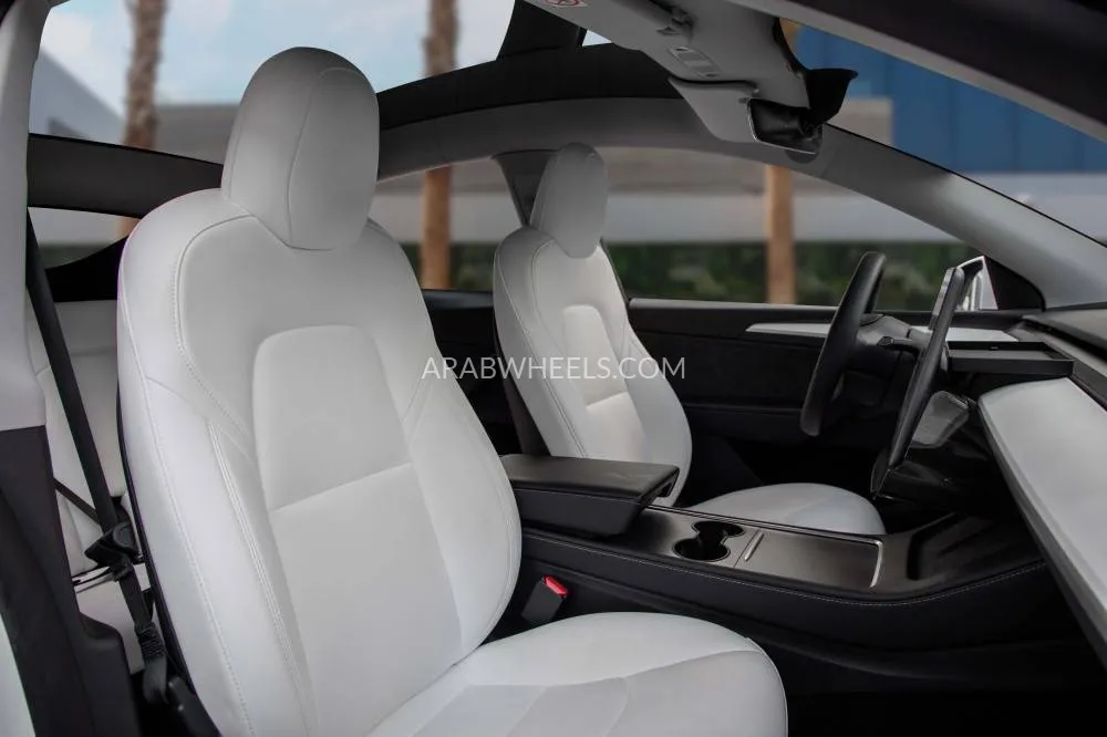 Tesla Model Y 2022 for Sale in Dubai Image-10