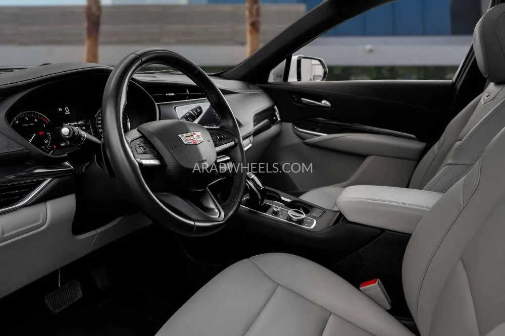 Cadillac XT4 2022 for Sale in Dubai Image-9