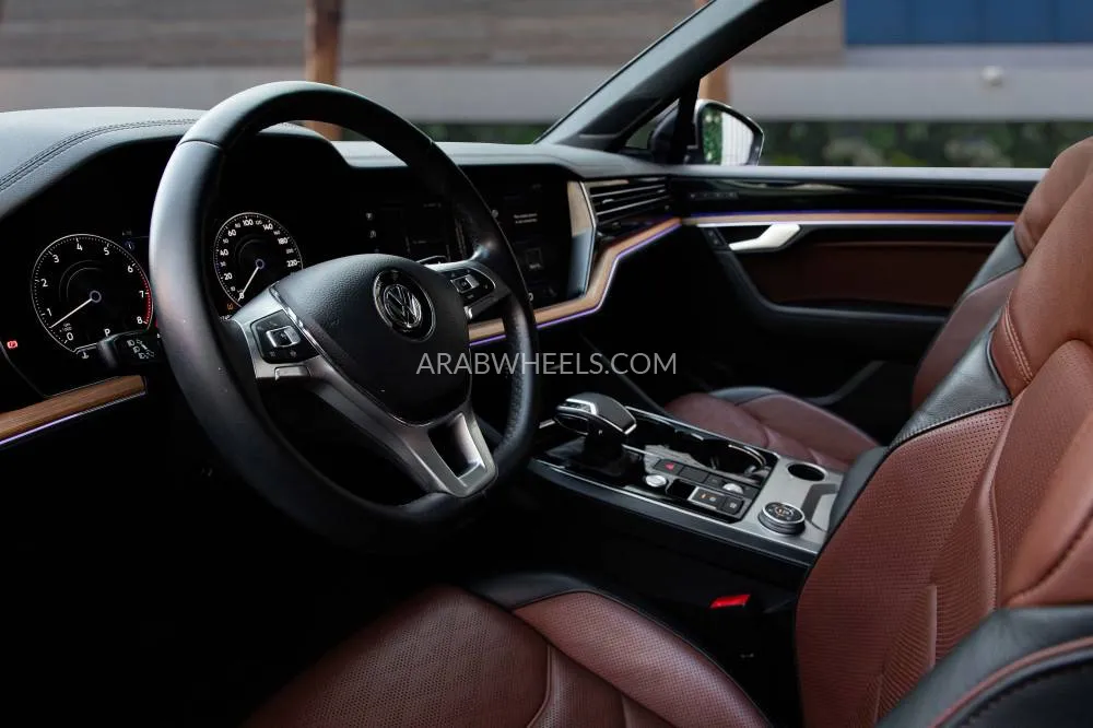 Volkswagen Touareg 2019 for Sale in Dubai Image-9