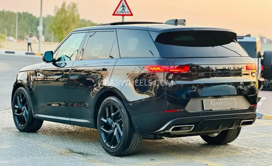 Land Rover Range Rover 2023 for Sale in Sharjah Image-6