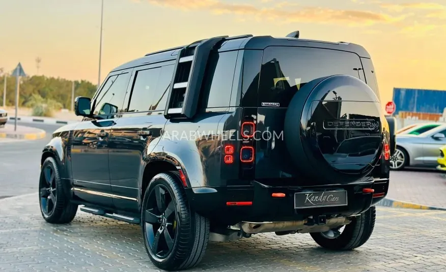 Land Rover Defender 2022 for Sale in Sharjah Image-8