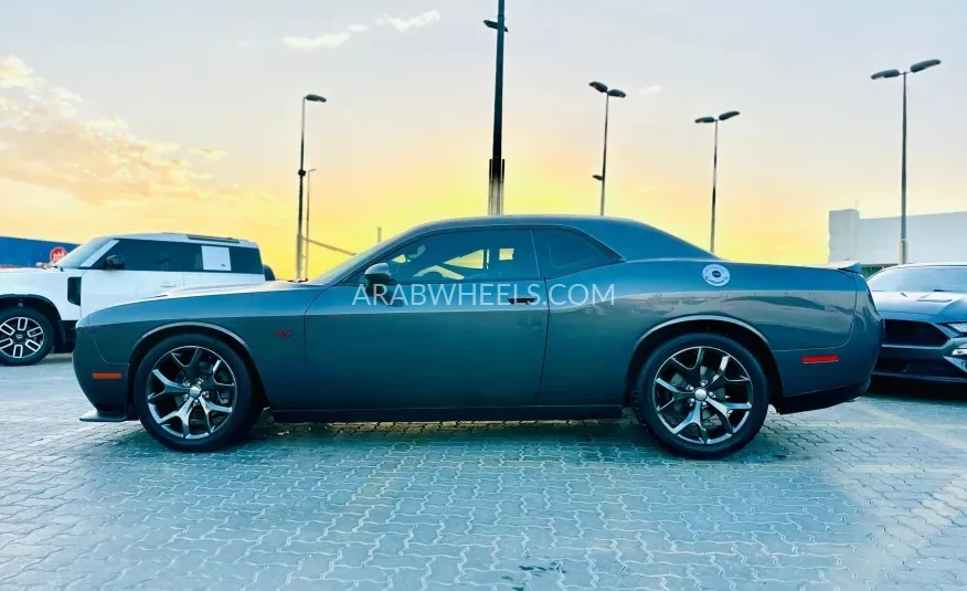 دودج تشالينجر 2019 for Sale in الشارقة Image-4