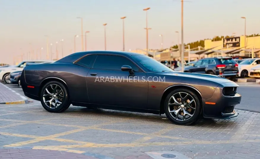 دودج تشالينجر 2019 for Sale in الشارقة Image-5