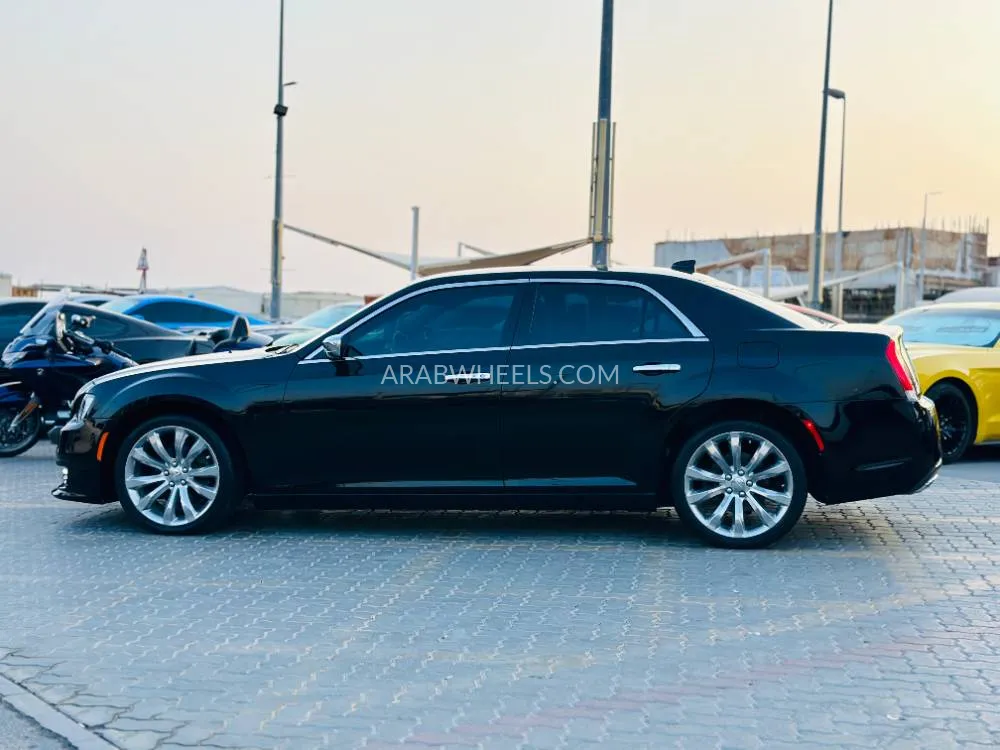 Chrysler 300 2018 for Sale in Sharjah Image-5