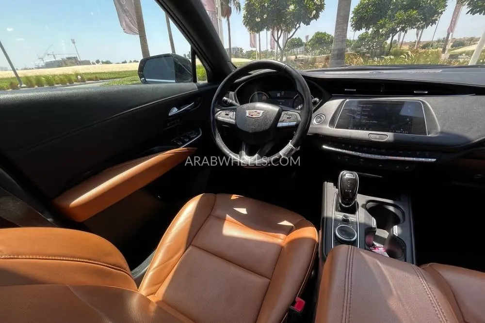 Cadillac XT4 2021 for Sale in Ajman Image-8