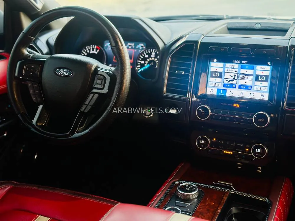 Ford Expedition 2018 for Sale in Sharjah Image-13