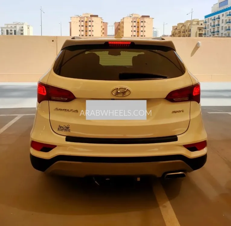 هيونداي سانتا في 2018 for Sale in الشارقة Image-4