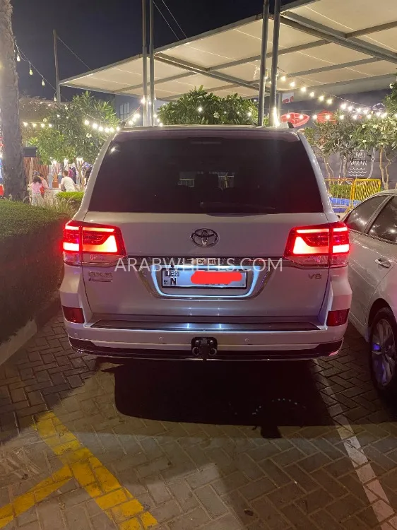 تويوتا لاند كروزر 2020 for Sale in عجمان Image-4