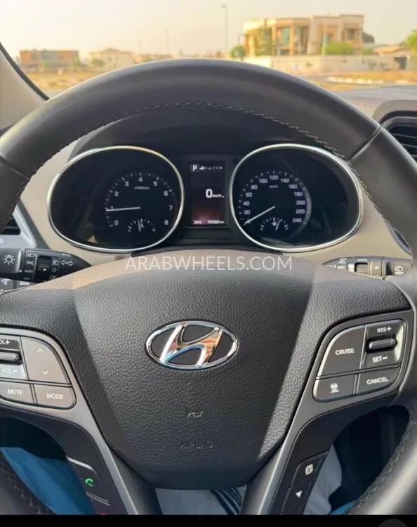 هيونداي سانتا في 2017 for Sale in الشارقة Image-6