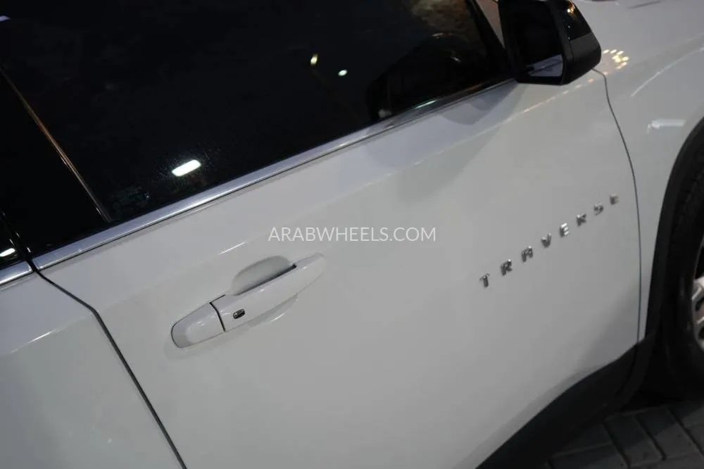 Chevrolet Traverse 2023 for Sale in Ajman Image-4