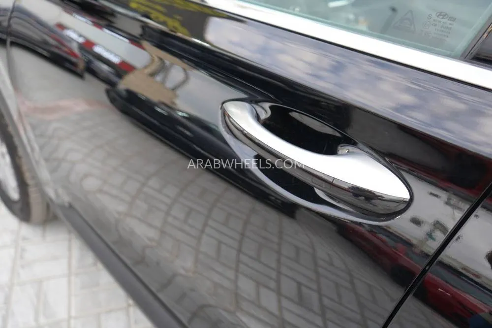 Hyundai Santa Fe 2023 for Sale in Ajman Image-5