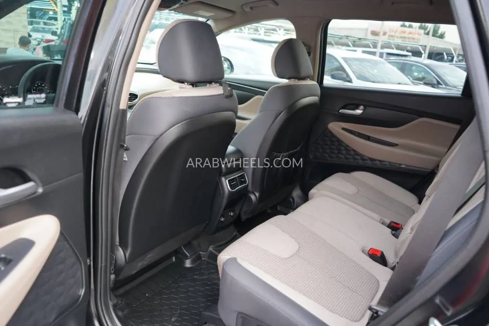 Hyundai Santa Fe 2023 for Sale in Ajman Image-16