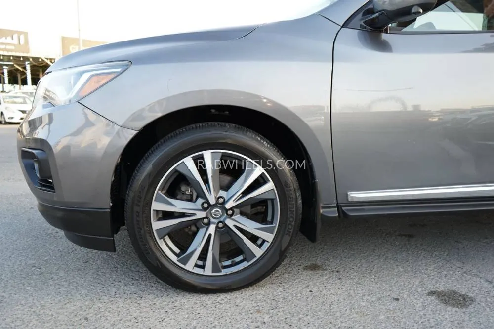 Nissan Pathfinder 2019 for Sale in Ajman Image-4