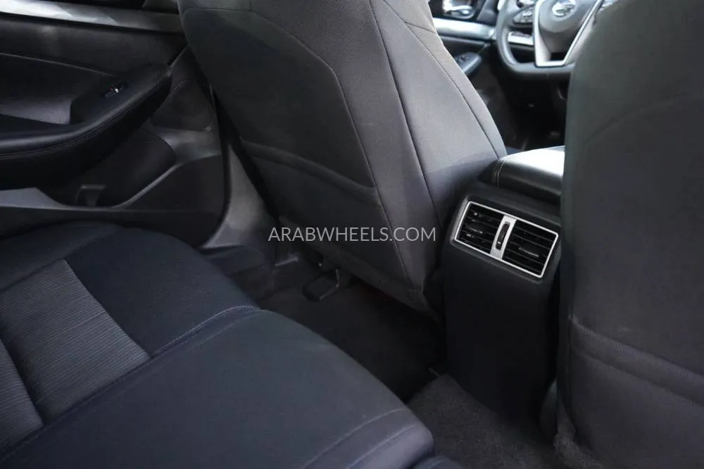 Nissan Maxima 2020 for Sale in Ajman Image-19