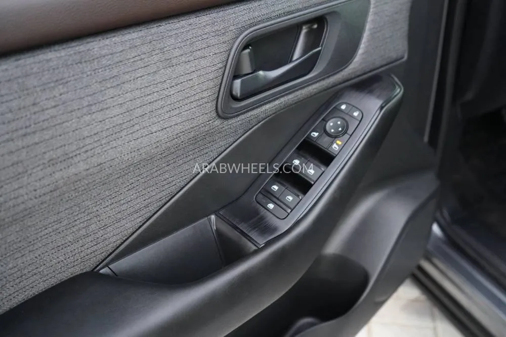 Nissan Rogue 2023 for Sale in Ajman Image-6