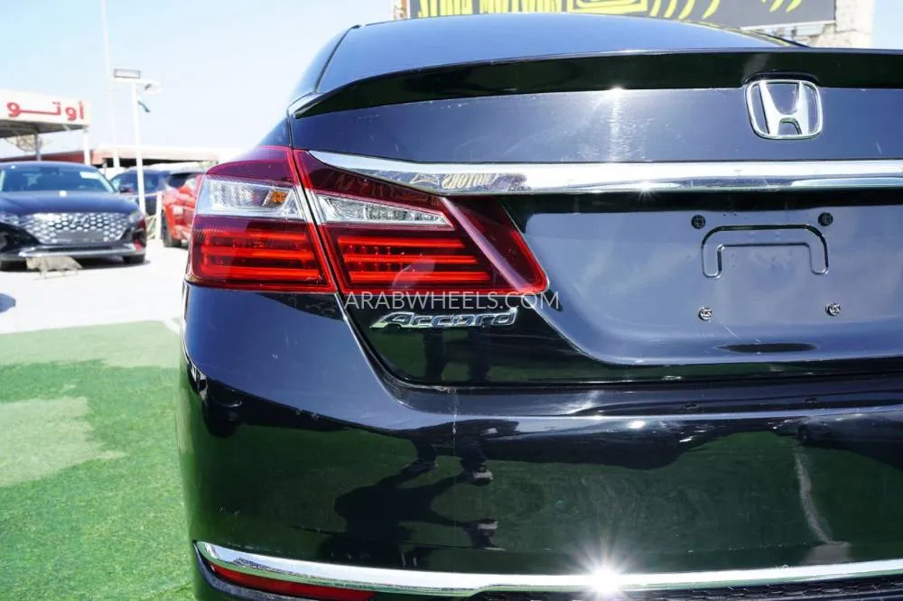 هوندا أكورد 2017 for Sale in عجمان Image-5
