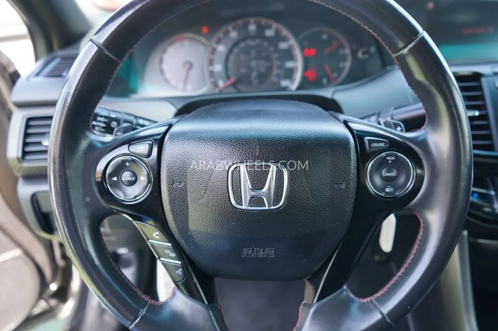 هوندا أكورد 2017 for Sale in عجمان Image-11
