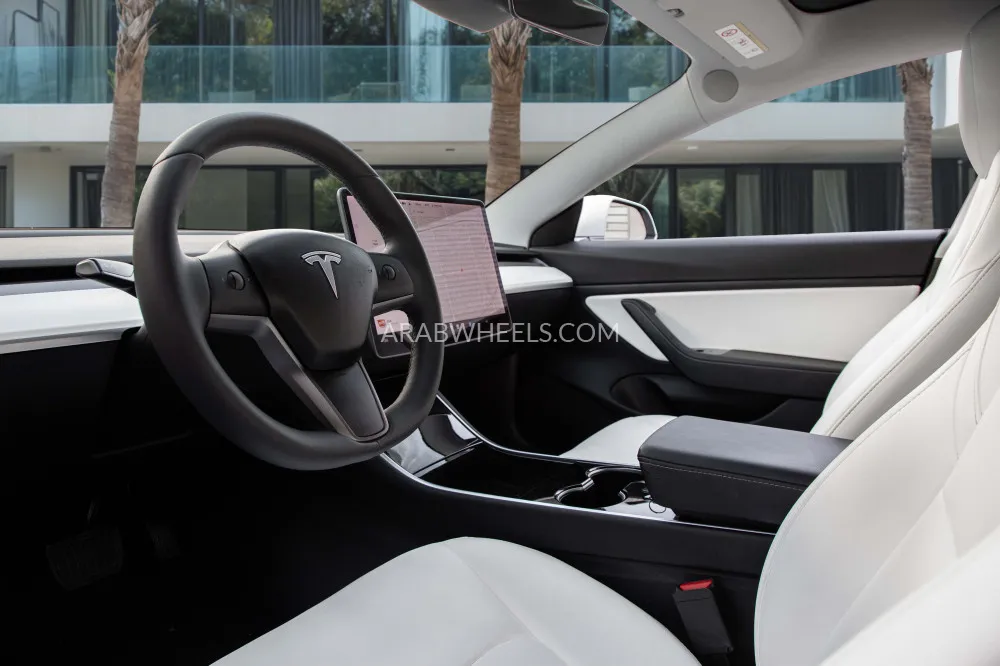 Tesla Model 3 2020 for Sale in Dubai Image-8