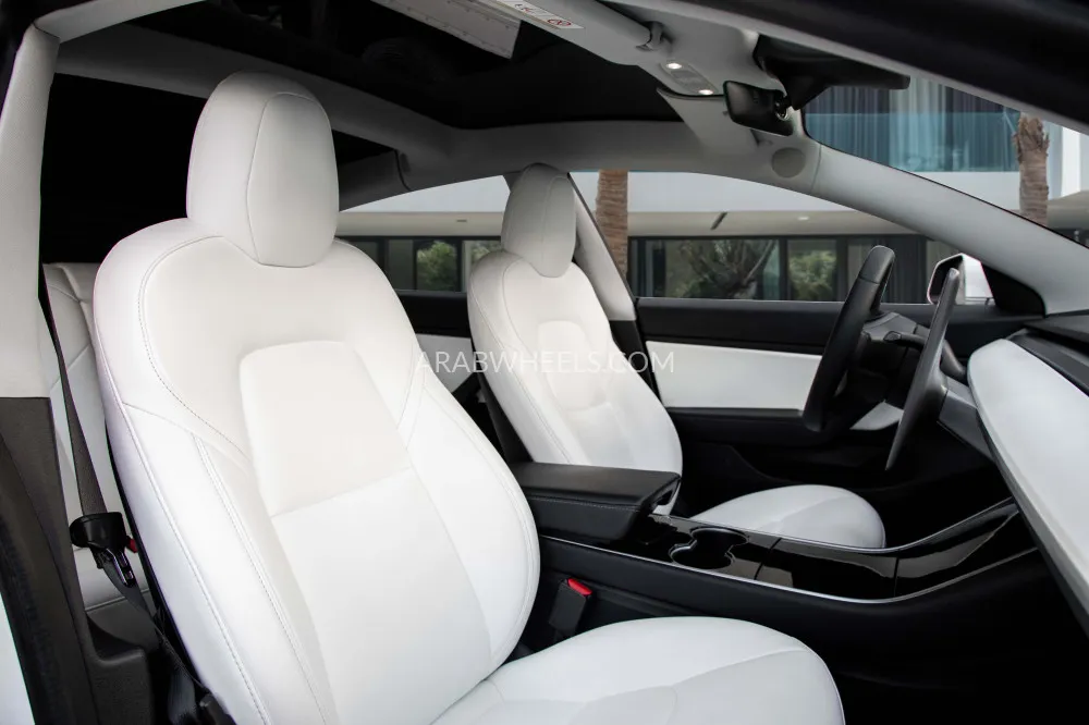 Tesla Model 3 2020 for Sale in Dubai Image-10