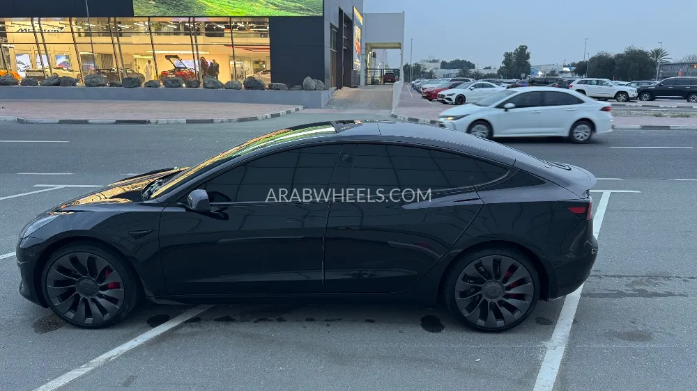 Tesla Model 3 2023 for Sale in Ajman Image-6