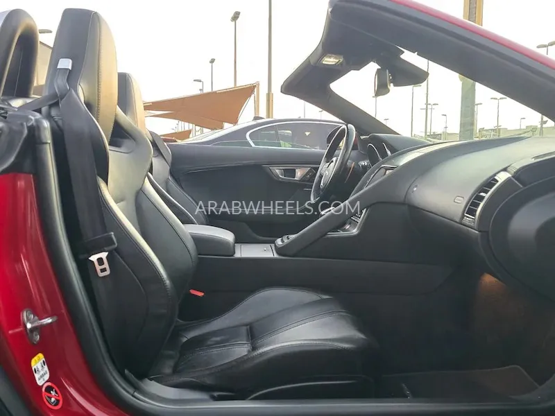 Jaguar F Type 2014 for Sale in Sharjah Image-4