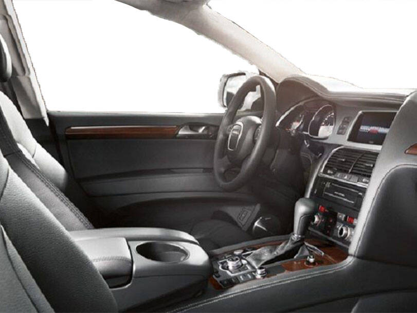 Audi Q7 1st (4L) Generation Interior 
