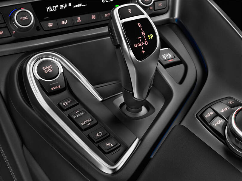 بي إم دبليو i8 الداخلية 