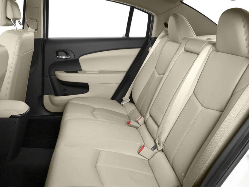 Chrysler 200 1st Generation Pictures: Explore 11 Images of Interior and Exterior Image-10
