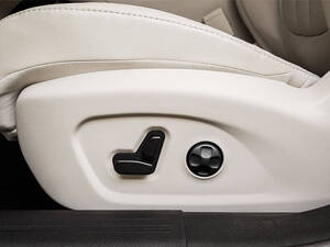 Chrysler 200 Interior 