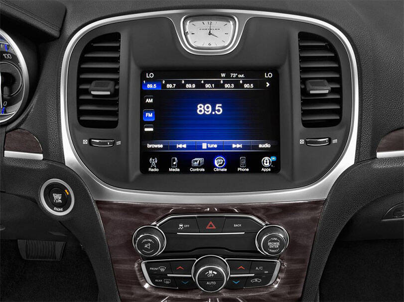 كرايسلر 300 الداخلية 