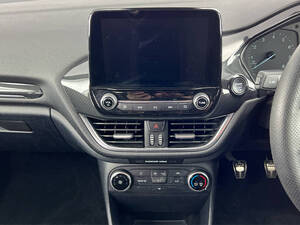 فورد فييستا الداخلية 